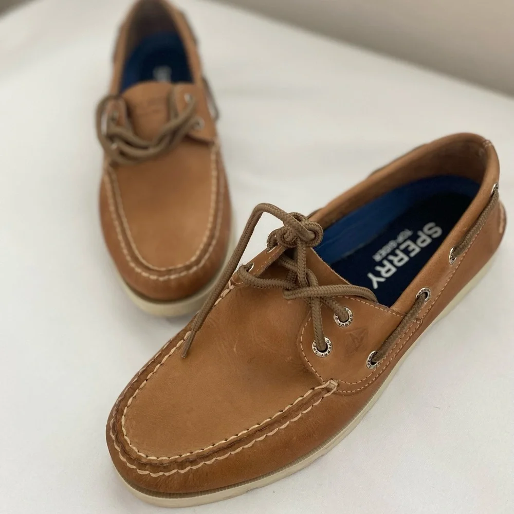 Men’s Sperry Authentic Original 2-Eye Boat Shoe Size 8M. Lace closure. Leather